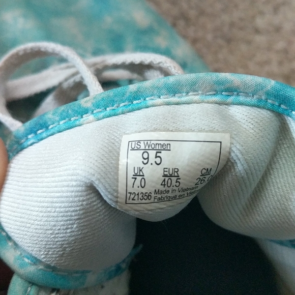 Vans - Picture 4 of 6